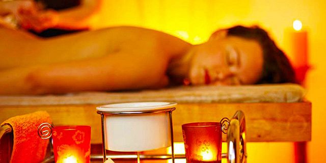 Couple spa retreat relaxing massage glow facial him her (4)